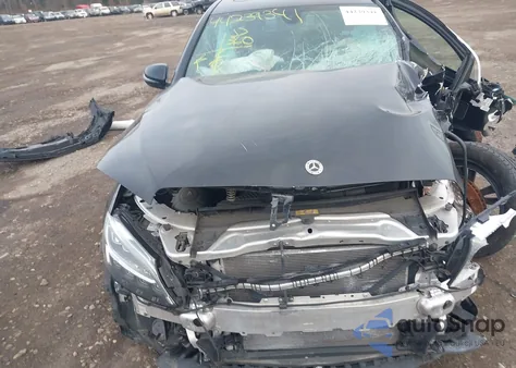 2021 Mercedes-Benz C 300 4Matic z USA, uszkodzony, nr VIN W1KWF8EB2MR618705